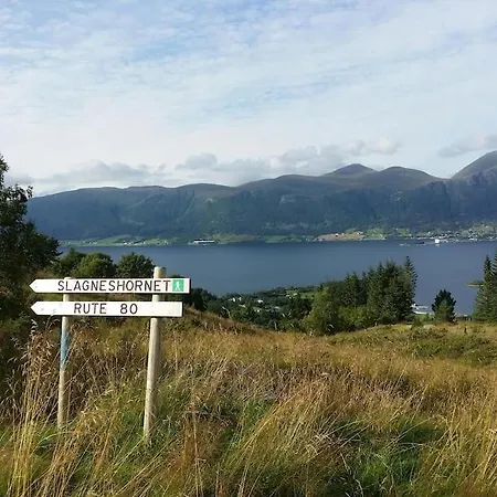 Nyoppusset Leilighet. Dusj Med Steambad.